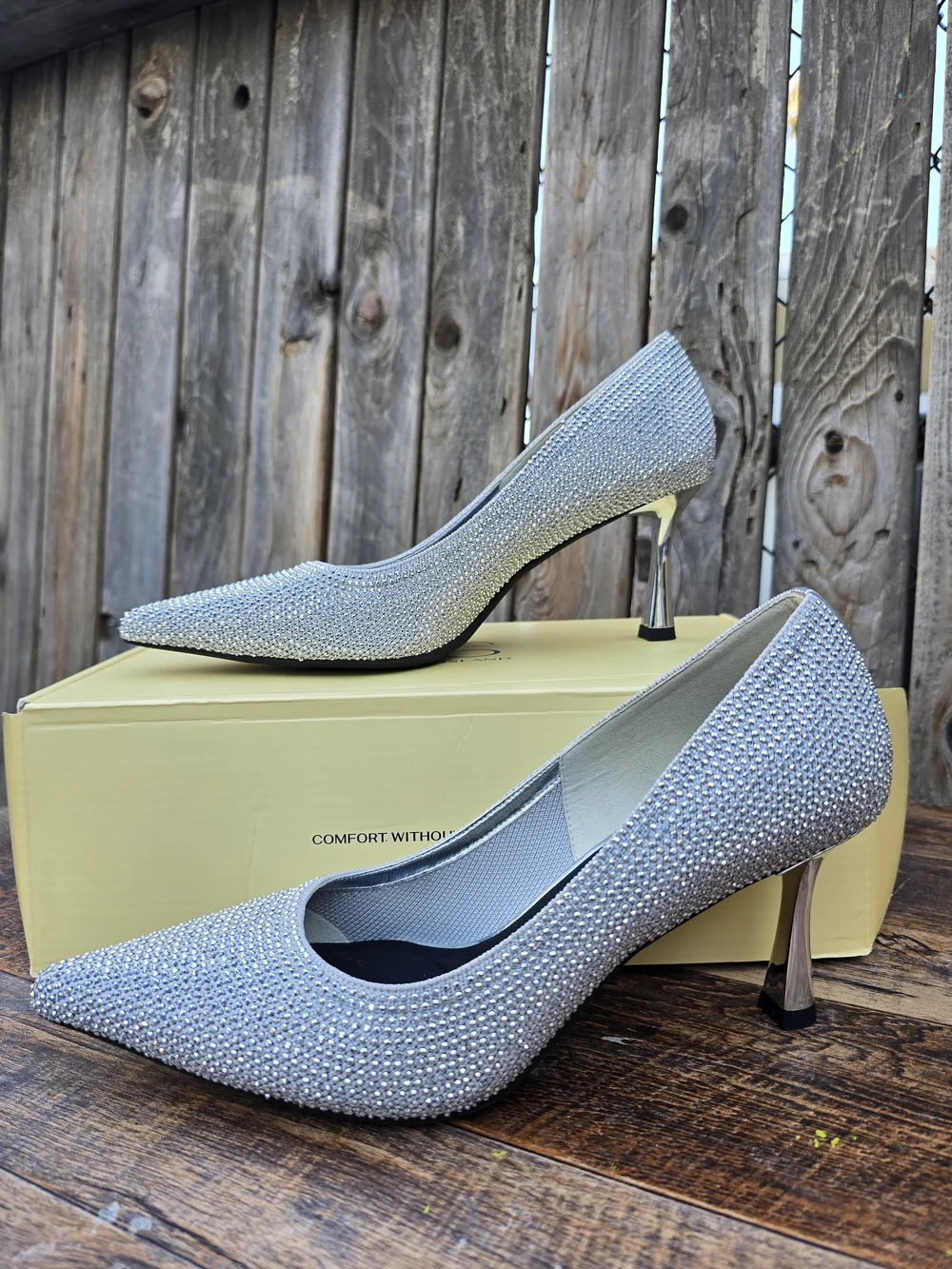 Cosy Island Women's Silver Rhinestone Pointed Toe Mid Heel Pumps Size 8